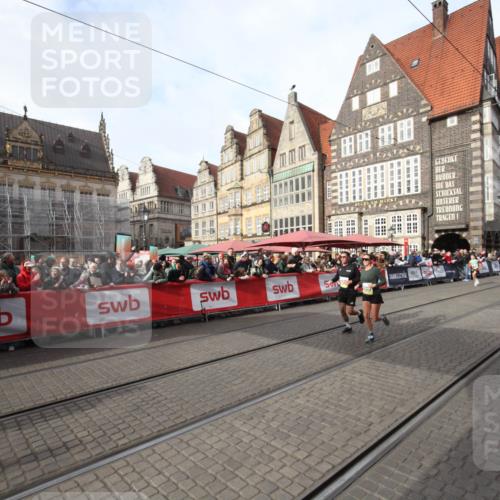 05.10.2025 - 20. swb-Marathon Bremen Yannick Fuchs http://msf.ph/oto/9290019 05.10.2025 10:48:13 Ziel 10428, 10723, 11299 meine-sportfotos.de
