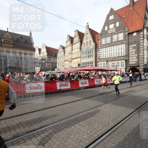 05.10.2025 - 20. swb-Marathon Bremen Yannick Fuchs http://msf.ph/oto/9290030 05.10.2025 10:48:15 Ziel 10428, 10723, 10953, 11299 meine-sportfotos.de