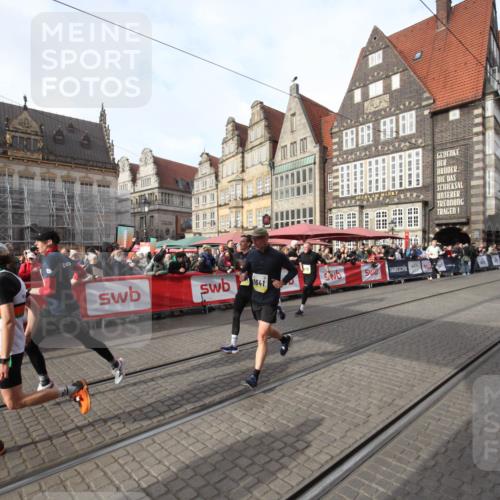 05.10.2025 - 20. swb-Marathon Bremen Yannick Fuchs http://msf.ph/oto/9290072 05.10.2025 10:48:23 Ziel 9223, 9293, 9404, 9641, 10931, 11119, 11292, 11561, 11637 meine-sportfotos.de
