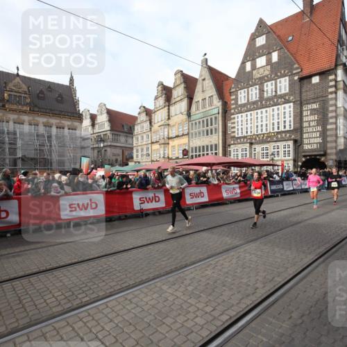 05.10.2025 - 20. swb-Marathon Bremen Yannick Fuchs http://msf.ph/oto/9290095 05.10.2025 10:48:26 Ziel 8787, 9223, 9404, 9665, 9704, 9810, 9958, 10109, 10211, 11292 meine-sportfotos.de
