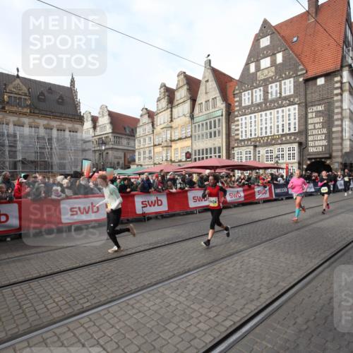 05.10.2025 - 20. swb-Marathon Bremen Yannick Fuchs http://msf.ph/oto/9290099 05.10.2025 10:48:27 Ziel 8787, 9223, 9404, 9665, 9704, 9810, 9958, 10109, 10211, 11292 meine-sportfotos.de
