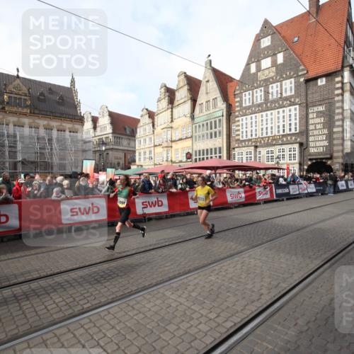 05.10.2025 - 20. swb-Marathon Bremen Yannick Fuchs http://msf.ph/oto/9290204 05.10.2025 10:48:43 Ziel 9406, 10303, 11096 meine-sportfotos.de