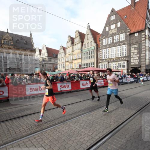 05.10.2025 - 20. swb-Marathon Bremen Yannick Fuchs http://msf.ph/oto/9290230 05.10.2025 10:48:52 Ziel 7414, 9261, 9482, 9674, 10799 meine-sportfotos.de