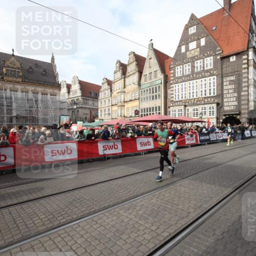 05.10.2025 - 20. swb-Marathon Bremen Yannick Fuchs http://msf.ph/oto/9290233 05.10.2025 10:48:56 Ziel 7414, 9255, 9583, 9674, 10047, 10877 meine-sportfotos.de