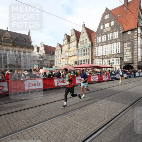 05.10.2025 - 20. swb-Marathon Bremen Yannick Fuchs http://msf.ph/oto/9290238 05.10.2025 10:48:56 Ziel 7414, 9255, 9583, 9674, 10047, 10877 meine-sportfotos.de