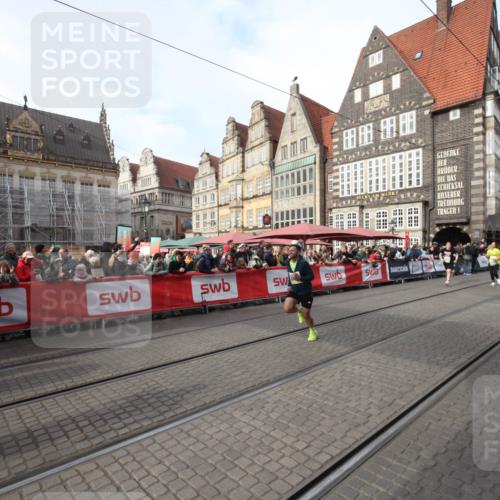 05.10.2025 - 20. swb-Marathon Bremen Yannick Fuchs http://msf.ph/oto/9290242 05.10.2025 10:48:58 Ziel 7414, 9255, 9583, 10047, 10877, 11248 meine-sportfotos.de