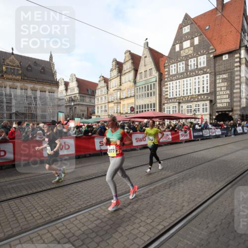 05.10.2025 - 20. swb-Marathon Bremen Yannick Fuchs http://msf.ph/oto/9290274 05.10.2025 10:49:01 Ziel 9255, 9583, 10877, 10973, 11248 meine-sportfotos.de