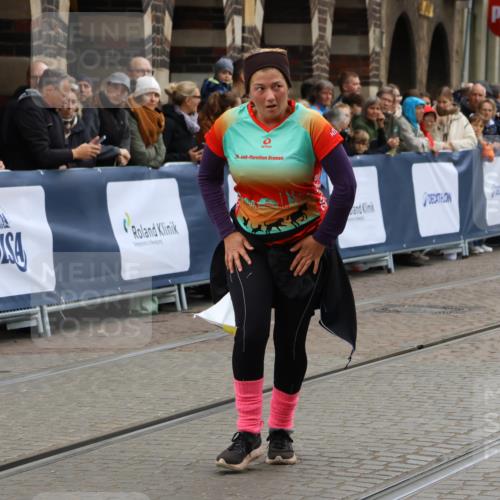 05.10.2025 - 20. swb-Marathon Bremen Strokosch-Dieckow http://msf.ph/oto/9290288 05.10.2025 11:23:55 Ziel 10774 meine-sportfotos.de