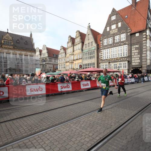 05.10.2025 - 20. swb-Marathon Bremen Yannick Fuchs http://msf.ph/oto/9290302 05.10.2025 10:49:10 Ziel 7202, 9014, 9317, 9556, 10449, 11695 meine-sportfotos.de