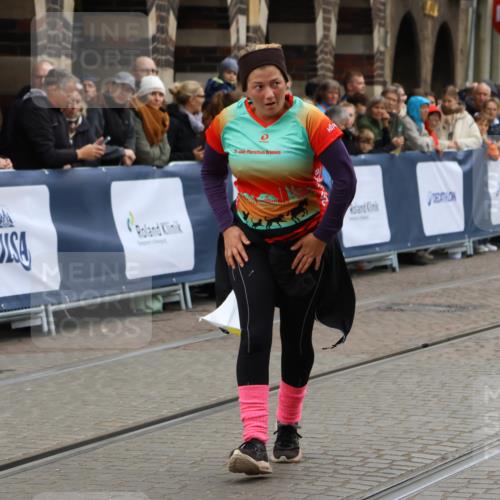 05.10.2025 - 20. swb-Marathon Bremen Strokosch-Dieckow http://msf.ph/oto/9290306 05.10.2025 11:23:55 Ziel 10774 meine-sportfotos.de