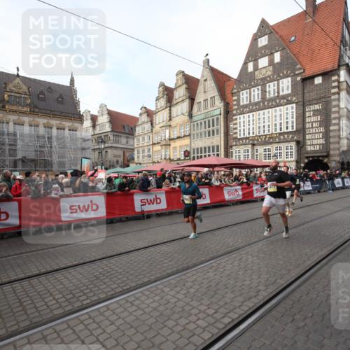 05.10.2025 - 20. swb-Marathon Bremen Yannick Fuchs http://msf.ph/oto/9290333 05.10.2025 10:49:16 Ziel 9333, 9457, 10016, 10221, 11057, 11673 meine-sportfotos.de