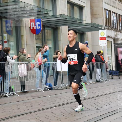 05.10.2025 - 20. swb-Marathon Bremen Strokosch-Dieckow http://msf.ph/oto/9290365 05.10.2025 12:35:13 Ziel 308, 1994, 308, 1994 meine-sportfotos.de