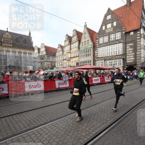 05.10.2025 - 20. swb-Marathon Bremen Yannick Fuchs http://msf.ph/oto/9290385 05.10.2025 10:49:28 Ziel 9206, 9233, 9435, 9555, 9708, 10118, 10519, 10673, 11319, 11487, 11598, 11672 meine-sportfotos.de