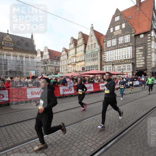 05.10.2025 - 20. swb-Marathon Bremen Yannick Fuchs http://msf.ph/oto/9290389 05.10.2025 10:49:28 Ziel 9206, 9233, 9435, 9555, 9708, 10118, 10519, 10673, 11319, 11487, 11598, 11672 meine-sportfotos.de