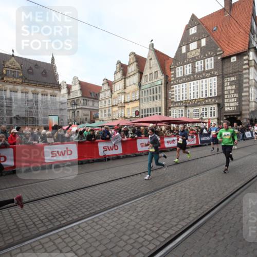 05.10.2025 - 20. swb-Marathon Bremen Yannick Fuchs http://msf.ph/oto/9290395 05.10.2025 10:49:29 Ziel 9206, 9233, 9435, 9555, 9708, 10118, 10381, 10519, 10673, 11319, 11487, 11672 meine-sportfotos.de