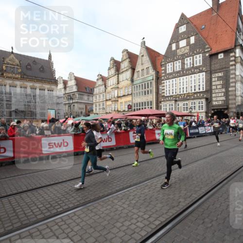 05.10.2025 - 20. swb-Marathon Bremen Yannick Fuchs http://msf.ph/oto/9290405 05.10.2025 10:49:30 Ziel 9233, 9435, 9555, 10118, 10381, 10519, 10673, 11319, 11487, 11672 meine-sportfotos.de