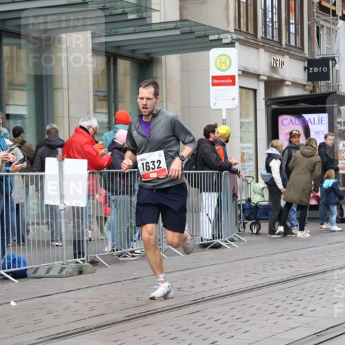 05.10.2025 - 20. swb-Marathon Bremen Strokosch-Dieckow http://msf.ph/oto/9290431 05.10.2025 12:36:19 Ziel 1632, 1632 meine-sportfotos.de