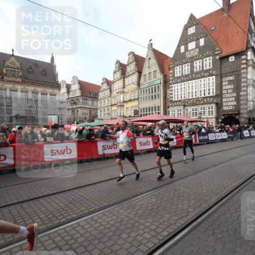05.10.2025 - 20. swb-Marathon Bremen Yannick Fuchs http://msf.ph/oto/9290434 05.10.2025 10:49:33 Ziel 9233, 9555, 10381, 10673, 11487 meine-sportfotos.de