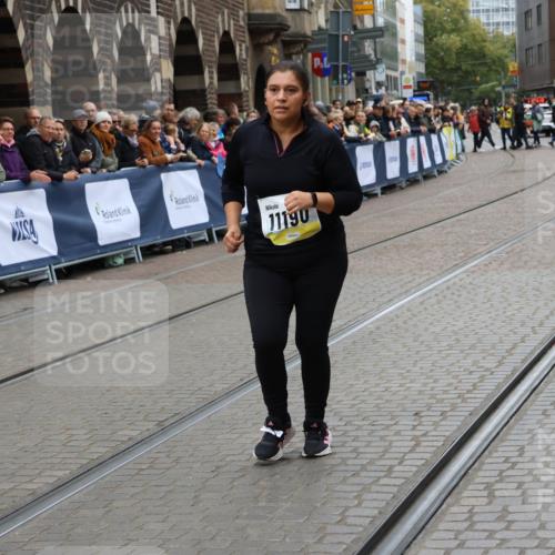 05.10.2025 - 20. swb-Marathon Bremen Strokosch-Dieckow http://msf.ph/oto/9290441 05.10.2025 11:24:19 Ziel 9733, 11190 meine-sportfotos.de