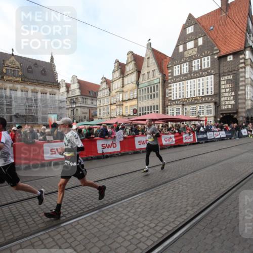 05.10.2025 - 20. swb-Marathon Bremen Yannick Fuchs http://msf.ph/oto/9290443 05.10.2025 10:49:34 Ziel 9233, 9626, 9627, 10381, 10888, 11487, 11579 meine-sportfotos.de