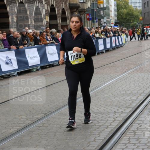 05.10.2025 - 20. swb-Marathon Bremen Strokosch-Dieckow http://msf.ph/oto/9290463 05.10.2025 11:24:19 Ziel 9733, 11190 meine-sportfotos.de