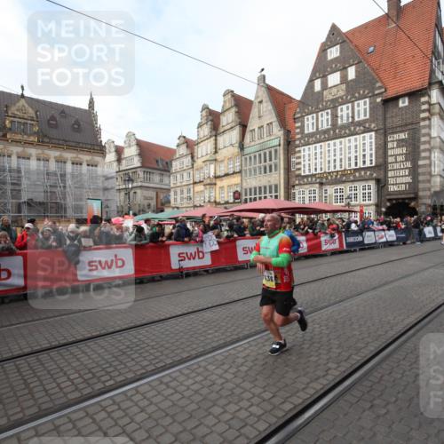 05.10.2025 - 20. swb-Marathon Bremen Yannick Fuchs http://msf.ph/oto/9290468 05.10.2025 10:49:41 Ziel 10170, 10636, 10712, 10873 meine-sportfotos.de