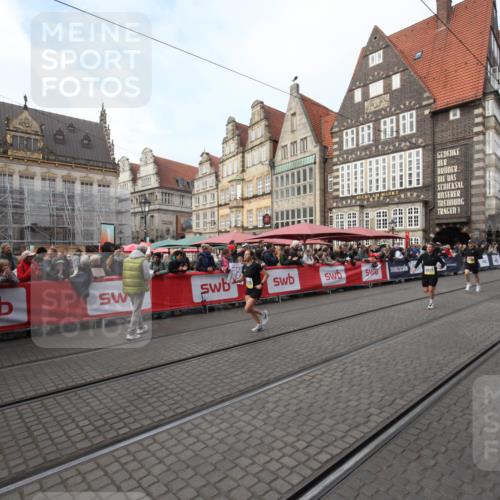 05.10.2025 - 20. swb-Marathon Bremen Yannick Fuchs http://msf.ph/oto/9290473 05.10.2025 10:49:45 Ziel 9452, 10170, 10726, 10873, 11692 meine-sportfotos.de
