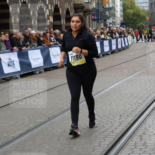 05.10.2025 - 20. swb-Marathon Bremen Strokosch-Dieckow http://msf.ph/oto/9290485 05.10.2025 11:24:19 Ziel 9733, 11190 meine-sportfotos.de