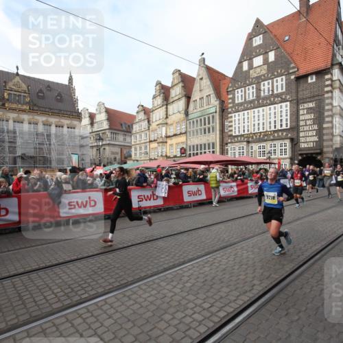 05.10.2025 - 20. swb-Marathon Bremen Yannick Fuchs http://msf.ph/oto/9290514 05.10.2025 10:49:54 Ziel 9218, 9369, 9696, 9761, 9889, 10159, 10346, 10781, 11091, 11749 meine-sportfotos.de