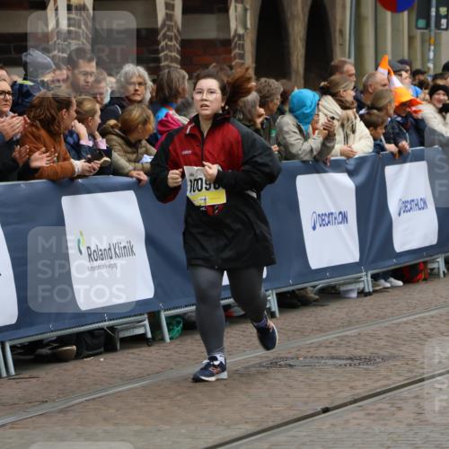 05.10.2025 - 20. swb-Marathon Bremen Strokosch-Dieckow http://msf.ph/oto/9290525 05.10.2025 11:24:53 Ziel 10096 meine-sportfotos.de