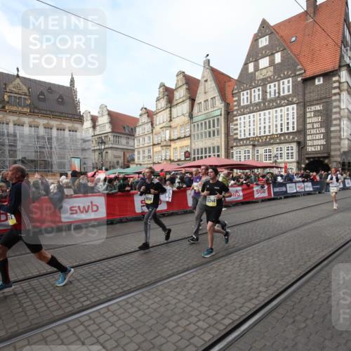 05.10.2025 - 20. swb-Marathon Bremen Yannick Fuchs http://msf.ph/oto/9290528 05.10.2025 10:49:56 Ziel 9369, 9696, 9761, 9889, 10159, 10346, 11091, 11749 meine-sportfotos.de
