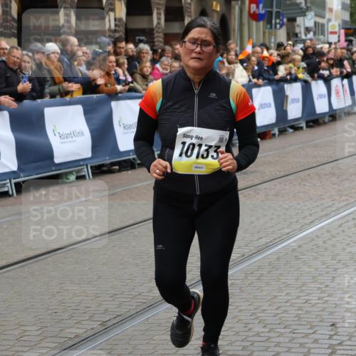 05.10.2025 - 20. swb-Marathon Bremen Strokosch-Dieckow http://msf.ph/oto/9290583 05.10.2025 11:25:03 Ziel 10133 meine-sportfotos.de