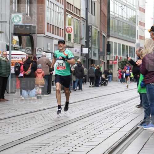 05.10.2025 - 20. swb-Marathon Bremen Strokosch-Dieckow http://msf.ph/oto/9290611 05.10.2025 12:36:59 Ziel 302, 909, 953, 1101, 302, 909, 953, 1101 meine-sportfotos.de