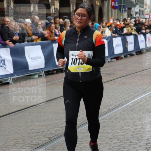 05.10.2025 - 20. swb-Marathon Bremen Strokosch-Dieckow http://msf.ph/oto/9290616 05.10.2025 11:25:03 Ziel 10133 meine-sportfotos.de