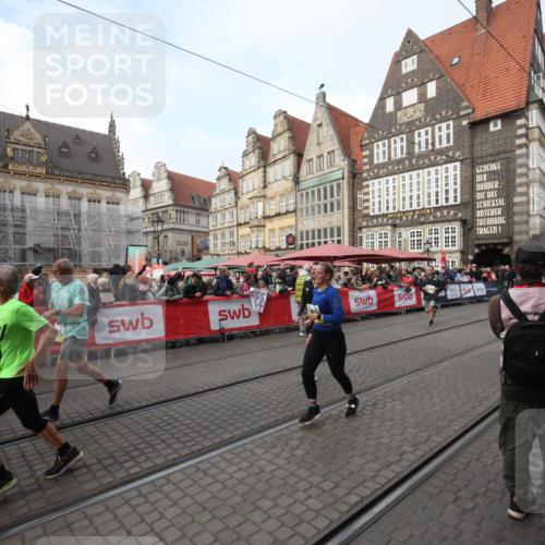 05.10.2025 - 20. swb-Marathon Bremen Yannick Fuchs http://msf.ph/oto/9290625 05.10.2025 10:50:13 Ziel 9485, 9645, 9689, 9787, 10246, 11104, 11208, 11288, 11295 meine-sportfotos.de