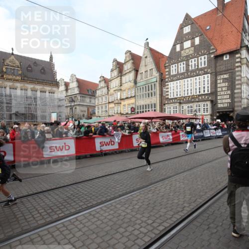 05.10.2025 - 20. swb-Marathon Bremen Yannick Fuchs http://msf.ph/oto/9290658 05.10.2025 10:50:20 Ziel 9579, 10022, 10356, 10400, 10443 meine-sportfotos.de