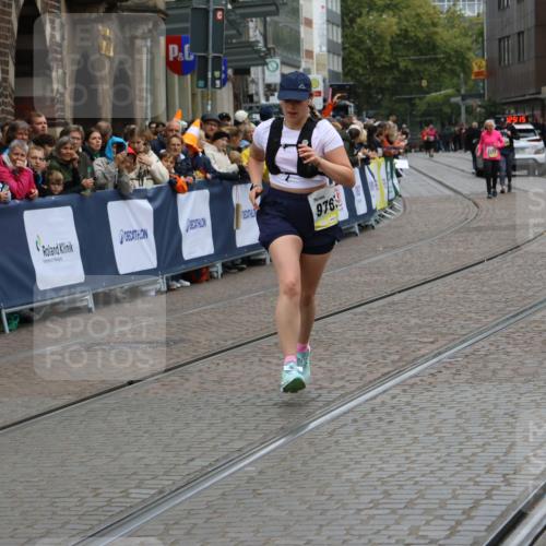 05.10.2025 - 20. swb-Marathon Bremen Strokosch-Dieckow http://msf.ph/oto/9290708 05.10.2025 11:25:15 Ziel 9763 meine-sportfotos.de