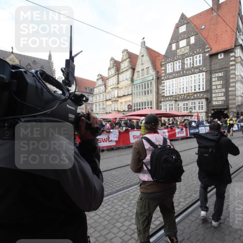 05.10.2025 - 20. swb-Marathon Bremen Yannick Fuchs http://msf.ph/oto/9290732 05.10.2025 10:50:34 Ziel 9337, 10066, 10199, 10638, 11239, 11241, 11344, 11660 meine-sportfotos.de