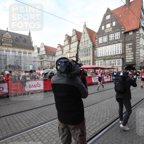 05.10.2025 - 20. swb-Marathon Bremen Yannick Fuchs http://msf.ph/oto/9290743 05.10.2025 10:50:39 Ziel 9267, 9299, 9578, 9986, 10251, 11466 meine-sportfotos.de