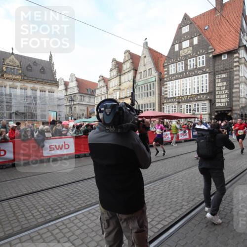 05.10.2025 - 20. swb-Marathon Bremen Yannick Fuchs http://msf.ph/oto/9290748 05.10.2025 10:50:39 Ziel 9267, 9299, 9578, 9986, 10251, 11466 meine-sportfotos.de