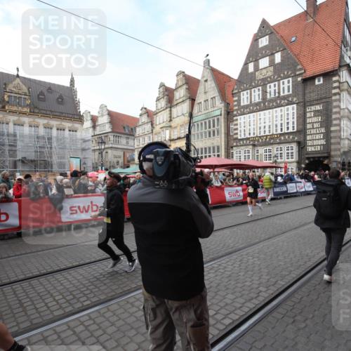 05.10.2025 - 20. swb-Marathon Bremen Yannick Fuchs http://msf.ph/oto/9290780 05.10.2025 10:50:42 Ziel 9299, 9578, 9986, 10251, 11062, 11466 meine-sportfotos.de