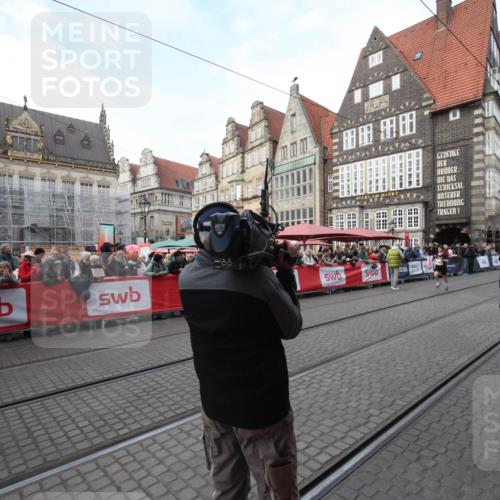 05.10.2025 - 20. swb-Marathon Bremen Yannick Fuchs http://msf.ph/oto/9290784 05.10.2025 10:50:43 Ziel 9578, 11062, 11451 meine-sportfotos.de