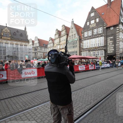 05.10.2025 - 20. swb-Marathon Bremen Yannick Fuchs http://msf.ph/oto/9290787 05.10.2025 10:50:45 Ziel 9230, 9578, 9832, 9969, 10043, 11062, 11451, 11661 meine-sportfotos.de