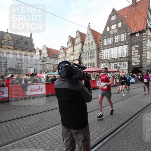 05.10.2025 - 20. swb-Marathon Bremen Yannick Fuchs http://msf.ph/oto/9290794 05.10.2025 10:50:48 Ziel 9230, 9658, 9742, 9832, 9969, 10043, 10279, 10479, 11451, 11543, 11661 meine-sportfotos.de