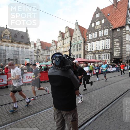 05.10.2025 - 20. swb-Marathon Bremen Yannick Fuchs http://msf.ph/oto/9290833 05.10.2025 10:50:52 Ziel 7733, 9251, 9277, 9658, 9715, 9742, 9888, 9975, 10224, 10279, 10479, 10689, 11543 meine-sportfotos.de
