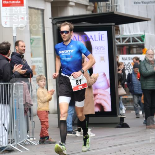 05.10.2025 - 20. swb-Marathon Bremen Strokosch-Dieckow http://msf.ph/oto/9290867 05.10.2025 12:37:52 Ziel 87, 87 meine-sportfotos.de