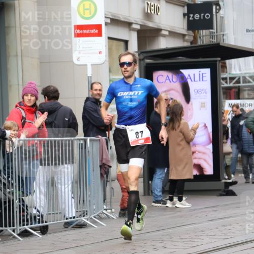 05.10.2025 - 20. swb-Marathon Bremen Strokosch-Dieckow http://msf.ph/oto/9290878 05.10.2025 12:37:53 Ziel 87, 87 meine-sportfotos.de