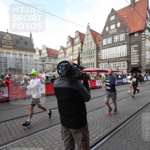 05.10.2025 - 20. swb-Marathon Bremen Yannick Fuchs http://msf.ph/oto/9290891 05.10.2025 10:51:01 Ziel 9199, 9399, 9630, 10029, 10227, 10254, 10534, 10698, 11061, 11311 meine-sportfotos.de