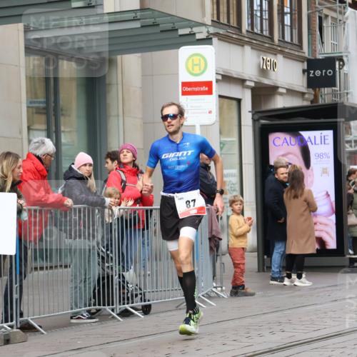 05.10.2025 - 20. swb-Marathon Bremen Strokosch-Dieckow http://msf.ph/oto/9290897 05.10.2025 12:37:54 Ziel 87, 87 meine-sportfotos.de