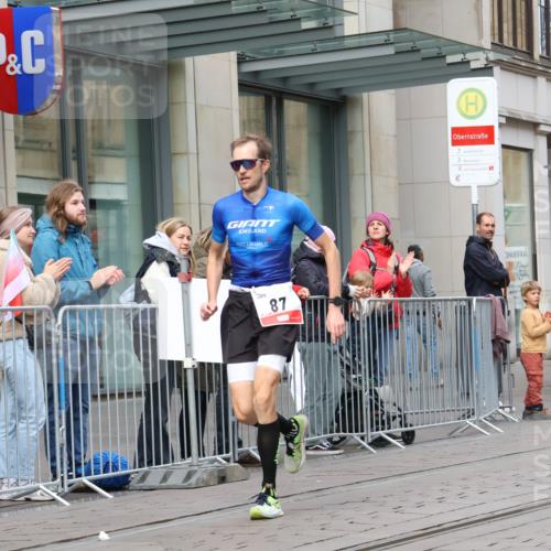 05.10.2025 - 20. swb-Marathon Bremen Strokosch-Dieckow http://msf.ph/oto/9290916 05.10.2025 12:37:54 Ziel 87, 87 meine-sportfotos.de